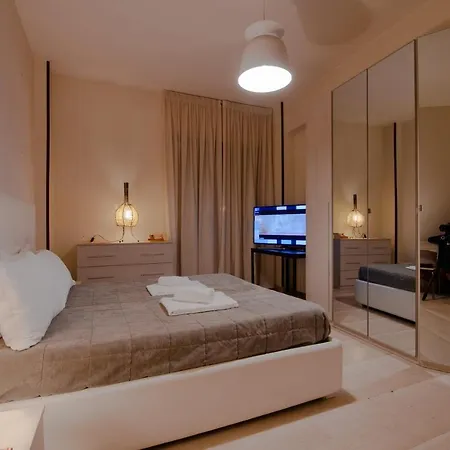 Aura Holiday House *